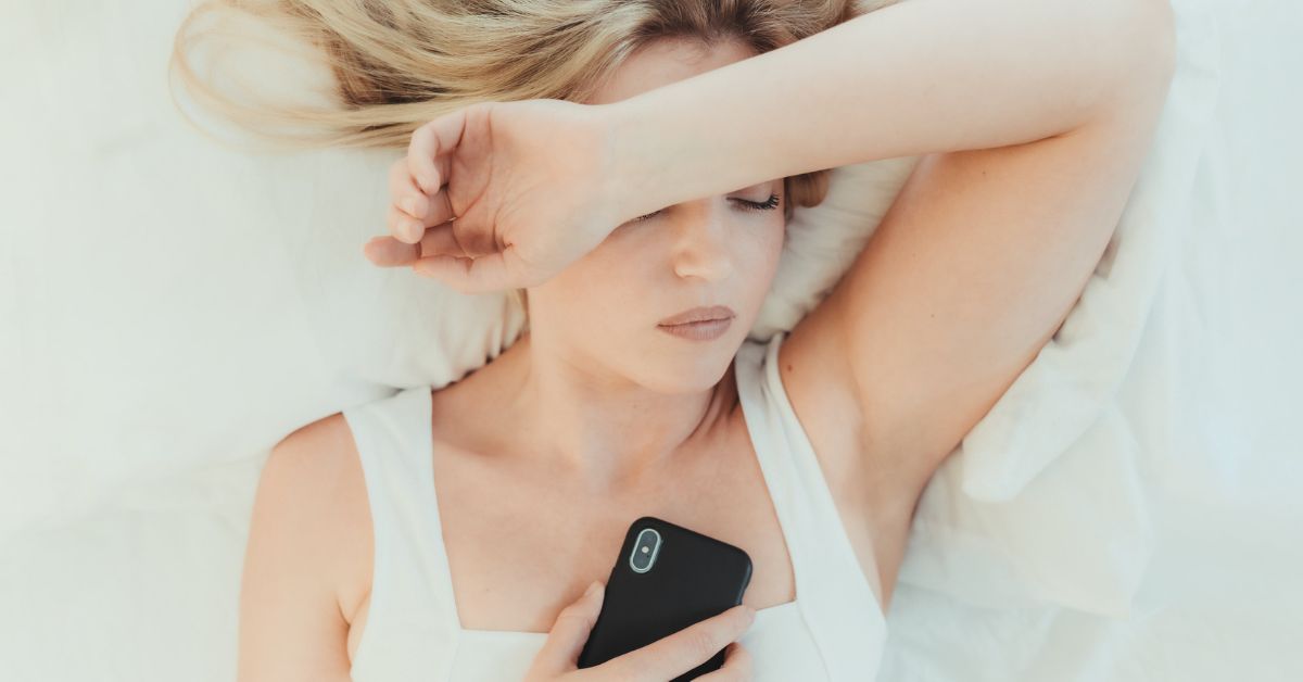 "Tired but Wired": Why You Can't Sleep (Even After Doing Everything Right) - Herbvivi moment